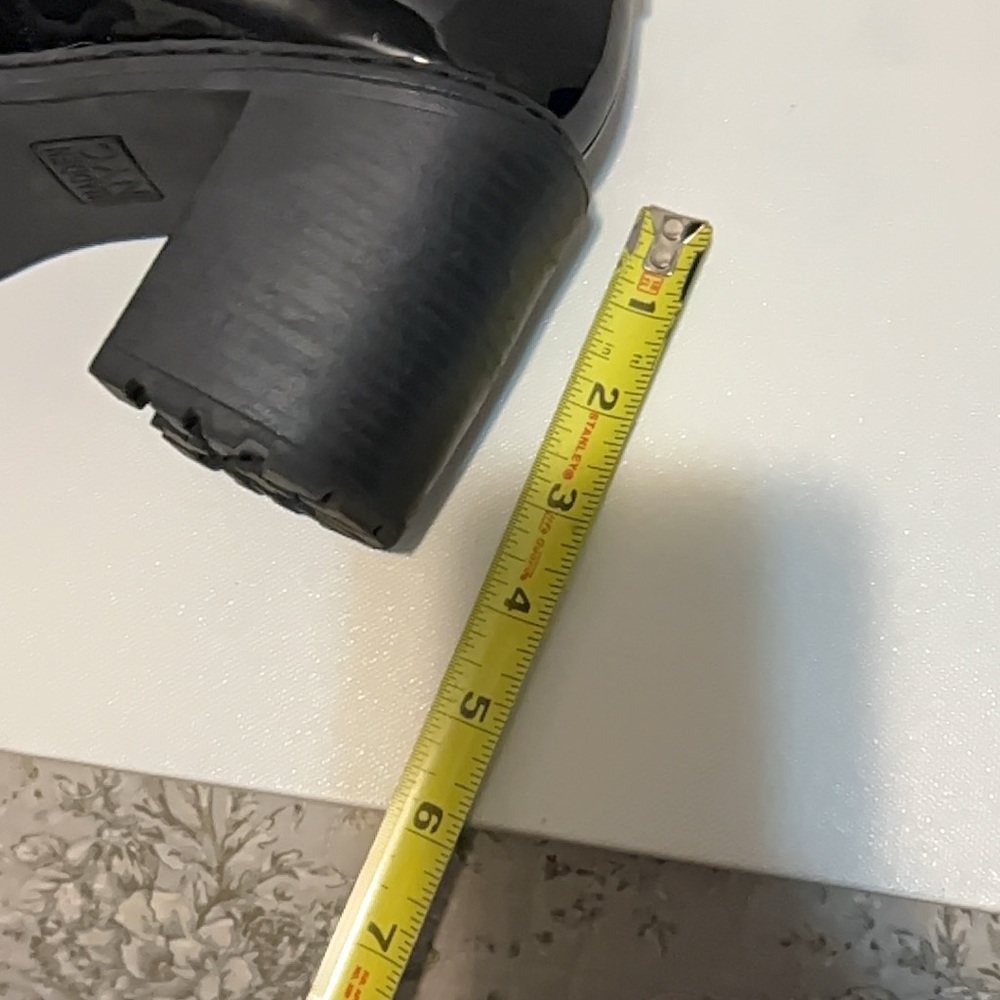 Steve Madden Black Patent Mary Jane Heels - Picture 7 of 7